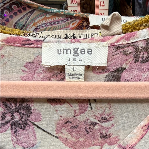 Umgee Pink Floral Top - Picture 2 of 3